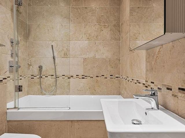 Apartment for rent in East Marylebone, Greater London