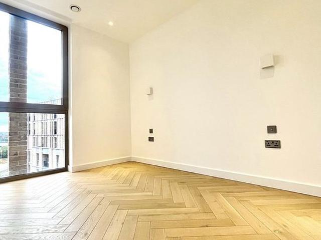 Apartment for rent in Dollis Hill, Greater London