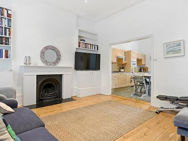 Apartment for rent in Brook Green, Greater London
