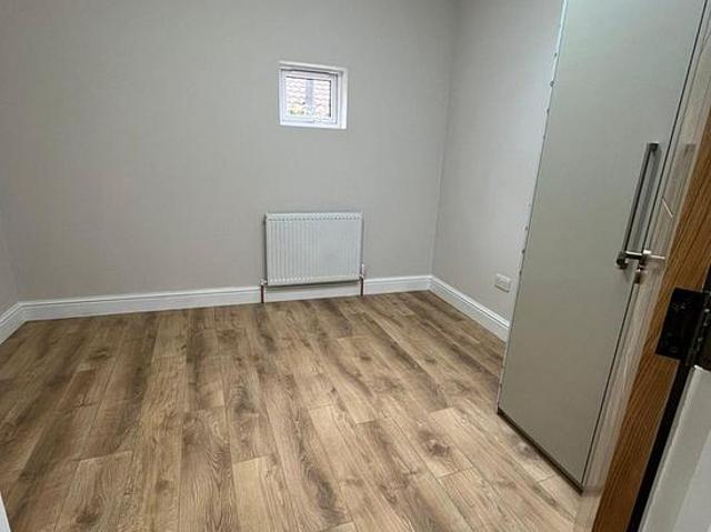 Apartment for rent in Manor Park, Greater London