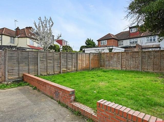 Apartment for rent in Dollis Hill, Greater London