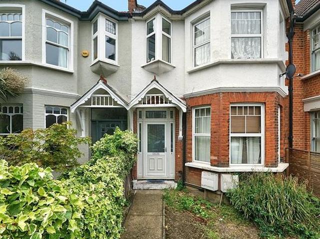 Apartment for rent in Bowes, Greater London