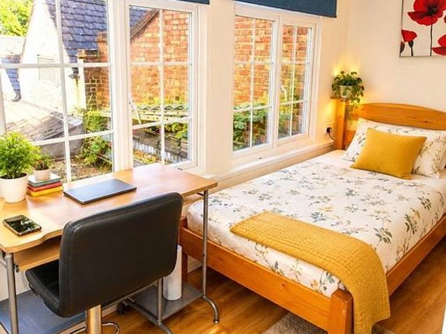 Apartment for rent in London Borough of Richmond upon Thames, Greater London