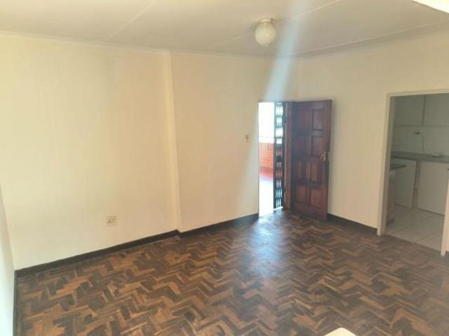 Flat for rent in Waterkloof, Gauteng