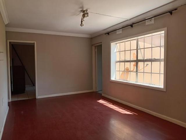 Flat for sale in Mount Moreland, Kwazulu-natal