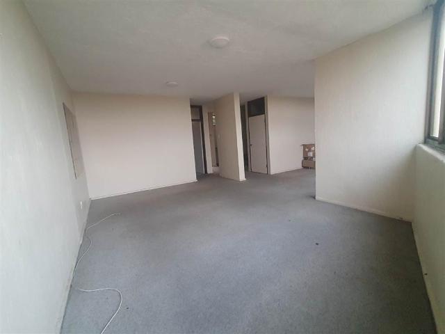 Flat for sale in Seaview, Kwazulu-natal