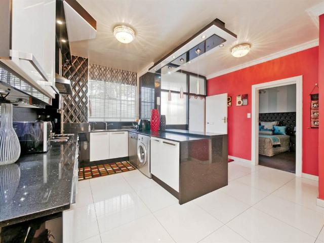 Flat for sale in Vosloorus, Gauteng