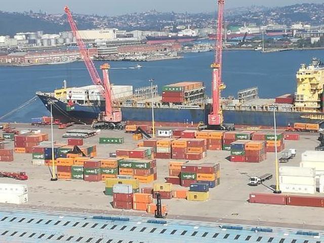 Apartment for rent in Seaview, Kwazulu-natal