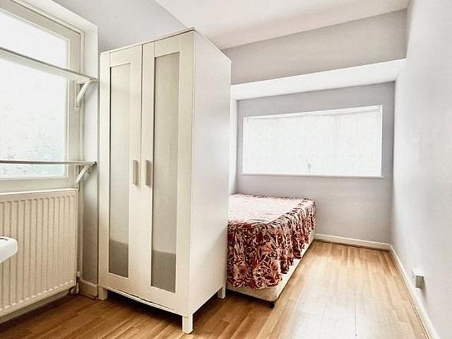 Apartment for rent in North Sheen, Greater London
