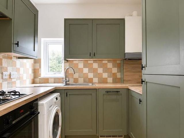Apartment for rent in North Sheen, Greater London