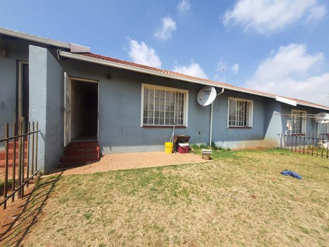 Flat for sale in Roodepoort
