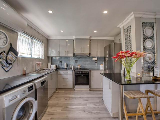Flat for sale in Ballito