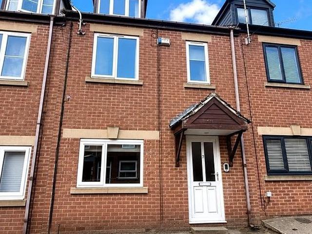 Apartment for rent in Woodseats, South Yorkshire