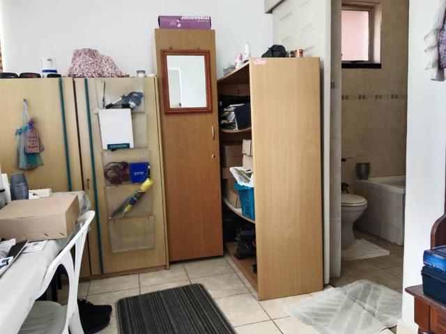 Flat for sale in Seaview, Kwazulu-natal