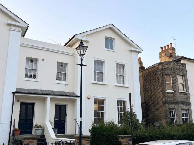 Apartment for rent in Stockwell, Greater London