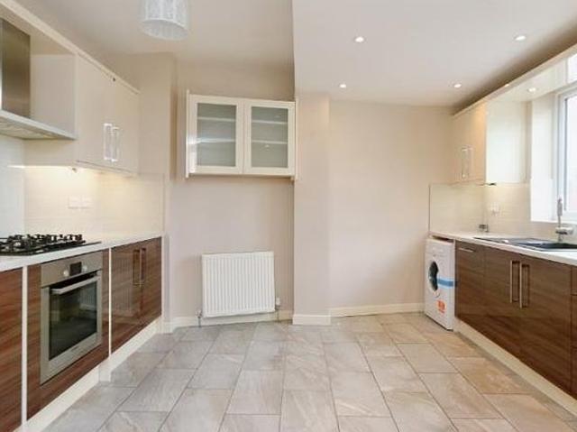 Apartment for rent in Blackhills, Surrey