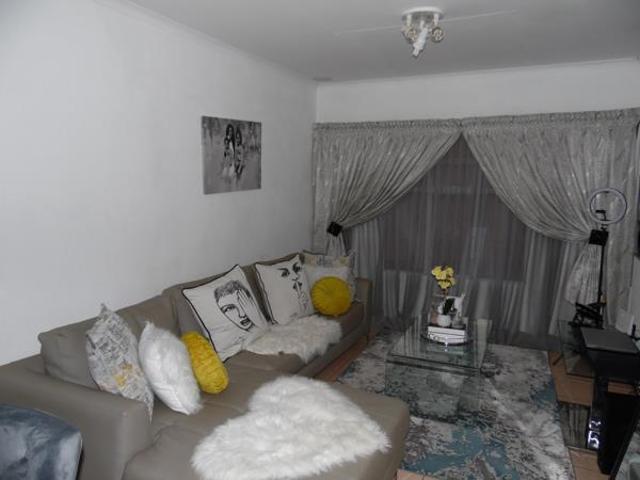 Flat for sale in Sedibeng, Gauteng