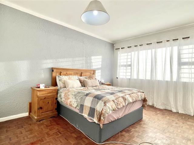 Flat for sale in Cape Town, Milnerton