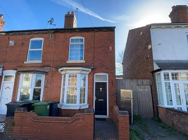 Apartment for rent in The Chuckery, West Midlands