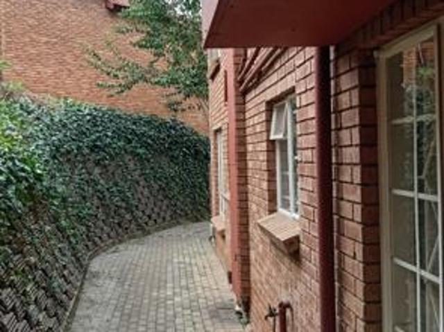 Flat for rent in Waterkloof, Gauteng
