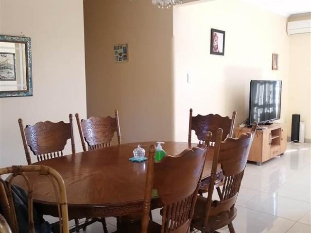 Flat for sale in Seaview, Kwazulu-natal