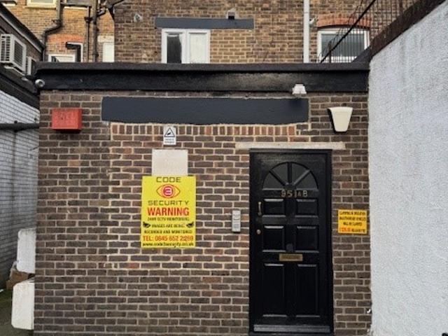 Apartment for rent in London Borough of Croydon, Purley