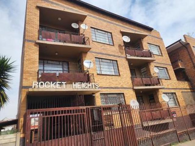 Apartment for sale in Vosloorus, Gauteng