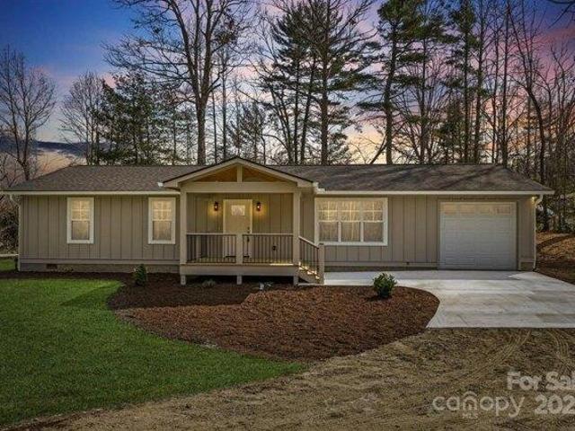 House for sale in Flat Rock, North Carolina
