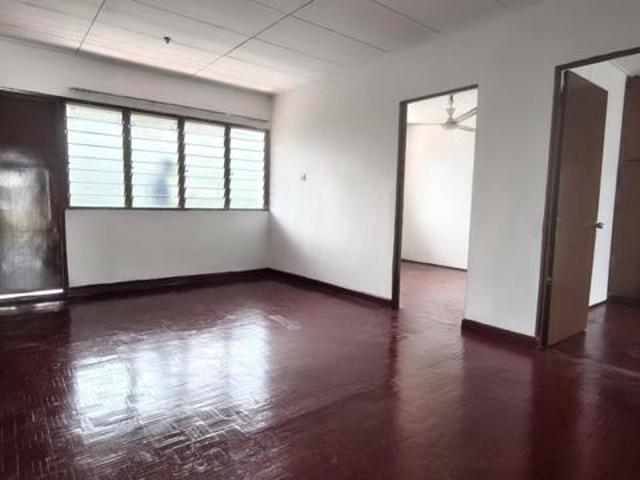 Flat for sale in Shah Alam, Petaling