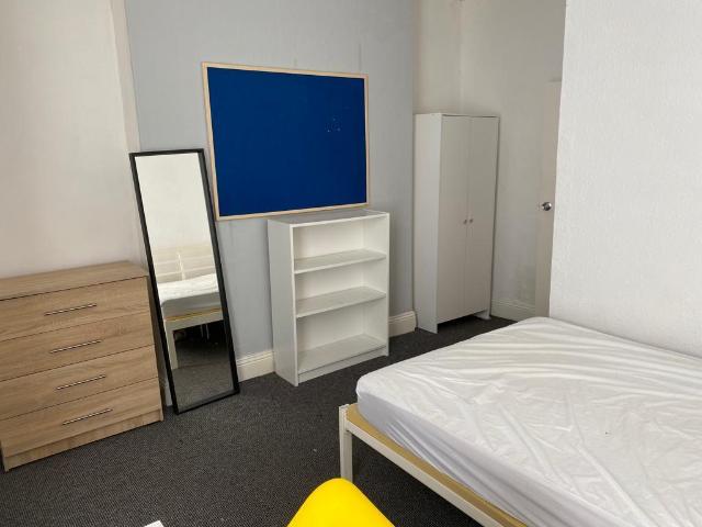 Room for rent in Greenbank, Mount Wise