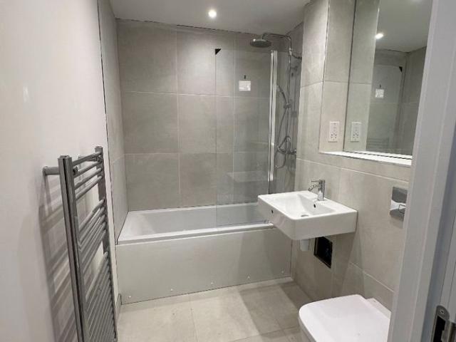 Apartment for rent in Norbiton, Greater London