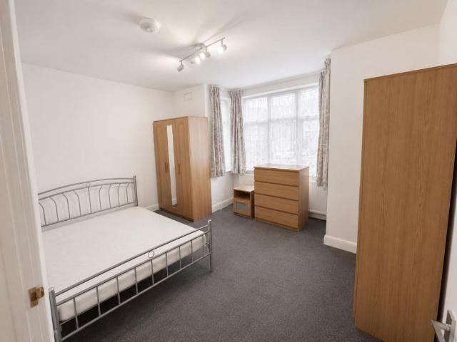 Apartment for rent in Sands End, Greater London