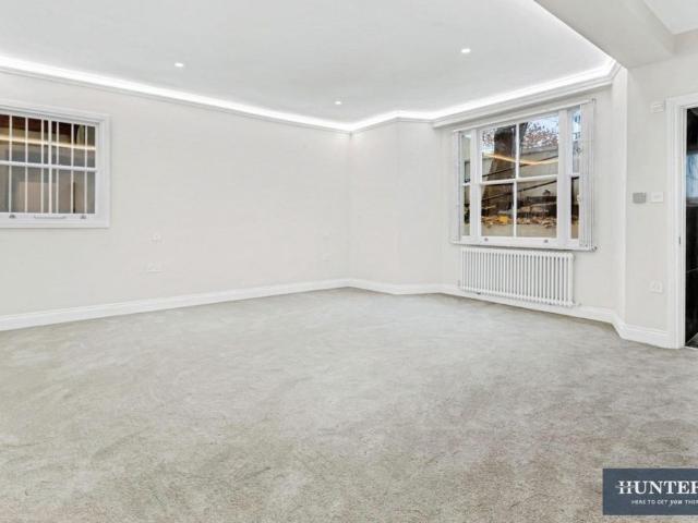 Apartment for rent in Sands End, Greater London
