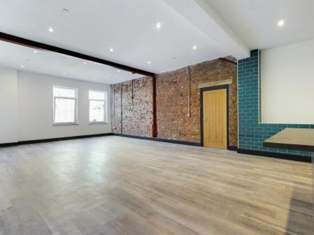 Apartment for rent in Mount Pleasant, Swansea