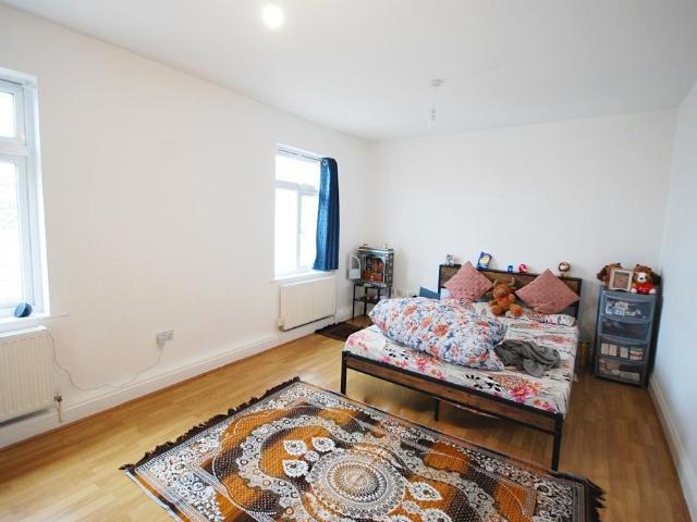 Apartment for rent in London Borough of Ealing, Perivale
