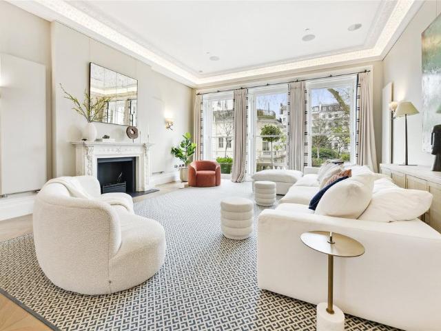 Flat for rent in South Kensington, Isle Of Man