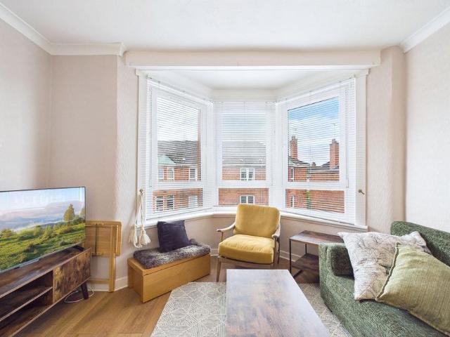 Apartment for rent in Shawmoss, Glasgow