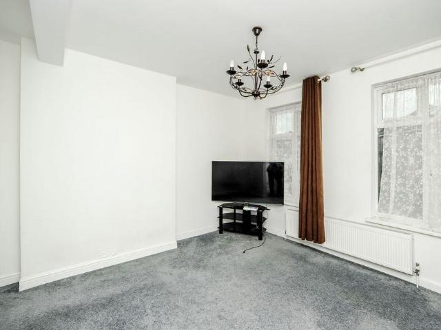 Apartment for rent in Pinner, Greater London