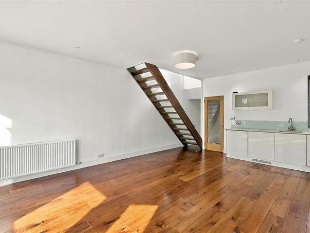 Apartment for rent in London Borough of Richmond upon Thames, Greater London