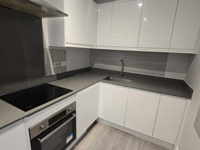 Flat for rent in London Borough of Croydon, Greater London