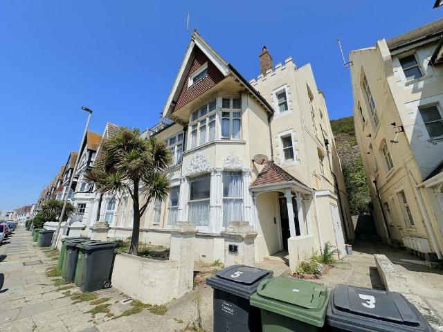Flat for rent in West Marina, Guestling Green