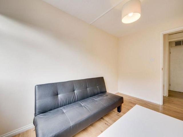 Apartment for rent in Hales Place, The Bridge