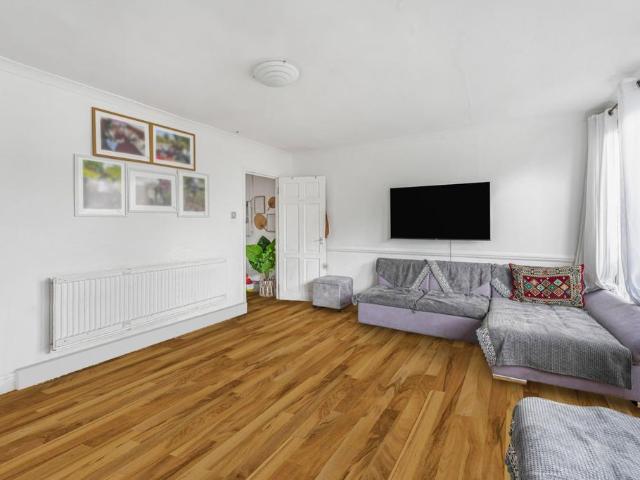 Flat for rent in Fulham, Greater London