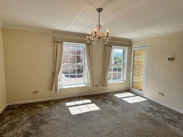 Apartment for rent in Budlake, Devon
