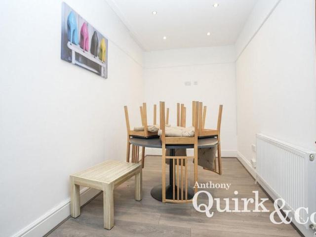 Apartment for rent in Lane, Greater London