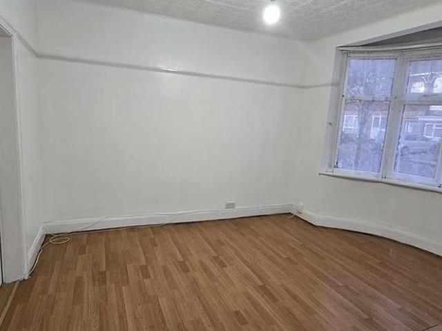 Apartment for rent in Gants Hill, Greater London
