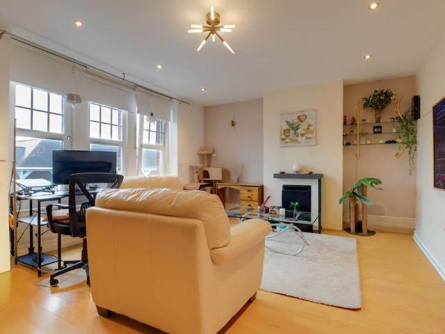 Apartment for rent in St Albans, Five Acres