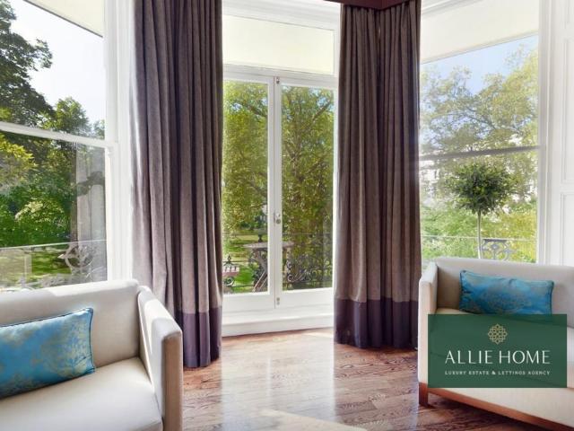 Flat for rent in South Kensington, Greater London