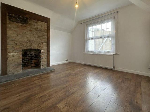 Apartment for rent in Middle Deal, Ash
