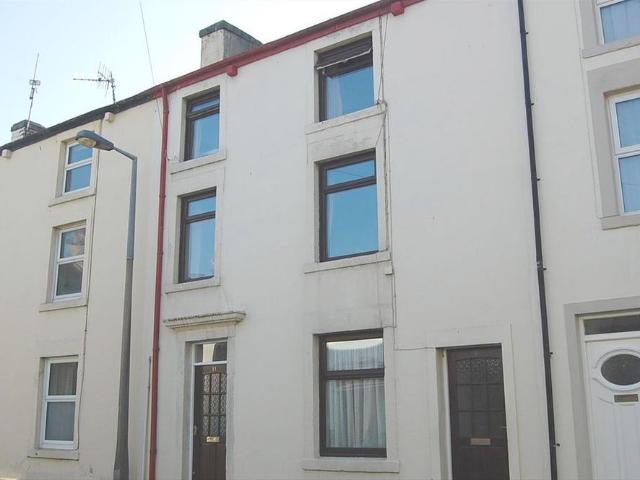 Apartment for rent in Poulton-le-Sands, Bare